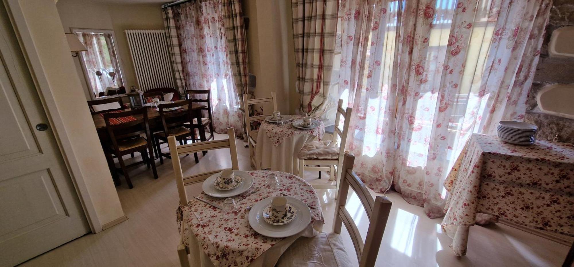 Bed and Breakfast Antica Casa Menetti B E B Сестола Экстерьер фото